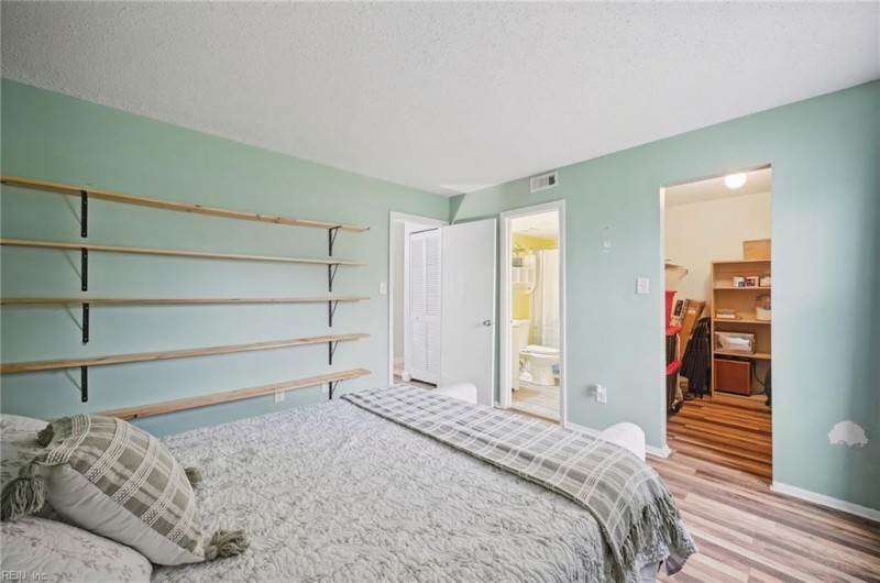 Photo 13 of 41 residential for sale in Virginia Beach virginia