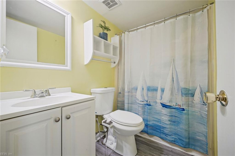 Photo 14 of 41 residential for sale in Virginia Beach virginia