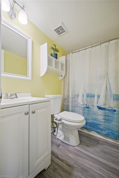 Photo 15 of 41 residential for sale in Virginia Beach virginia