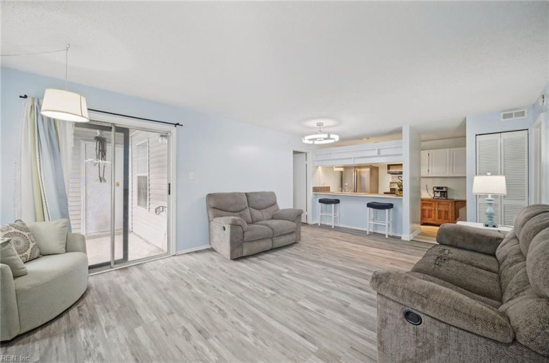 Photo 4 of 41 residential for sale in Virginia Beach virginia