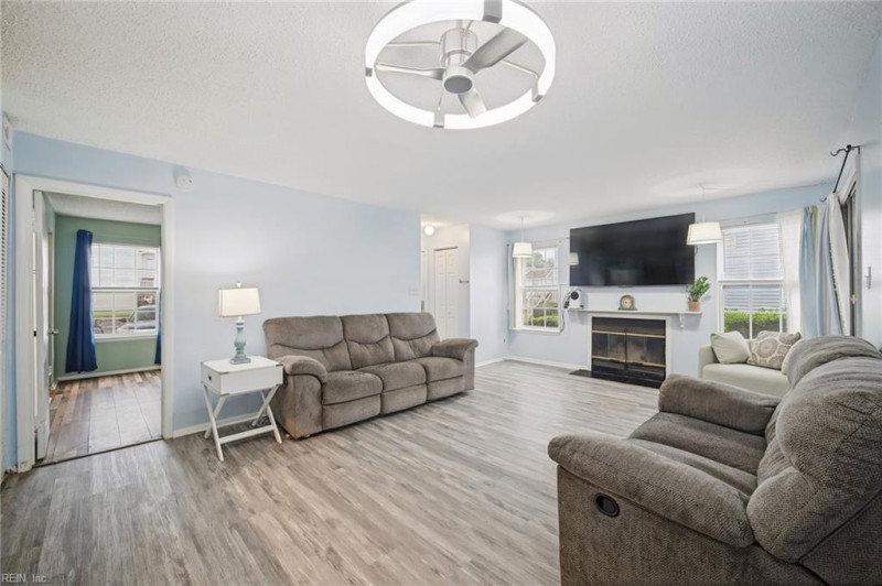 Photo 5 of 41 residential for sale in Virginia Beach virginia