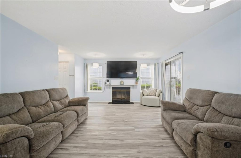 Photo 6 of 41 residential for sale in Virginia Beach virginia