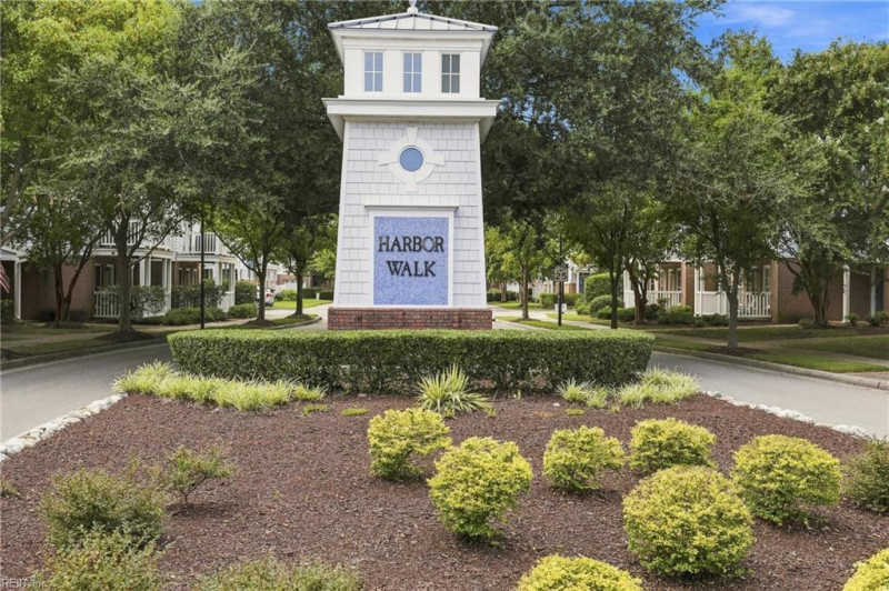Photo 3 of 42 residential for sale in Norfolk virginia