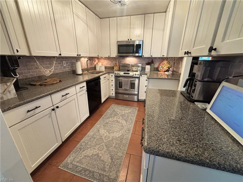 Photo 9 of 30 residential for sale in Norfolk virginia