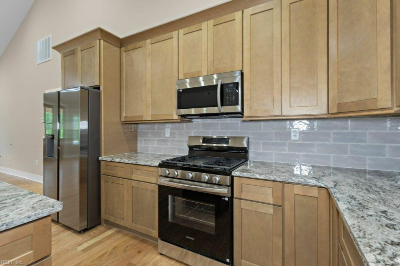 Photo 11 of 50 residential for sale in Chesapeake virginia