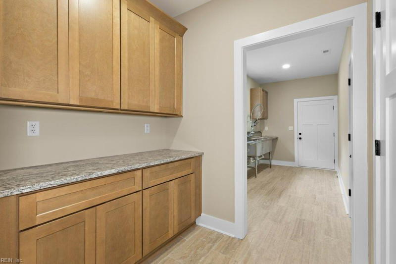 Photo 13 of 50 residential for sale in Chesapeake virginia