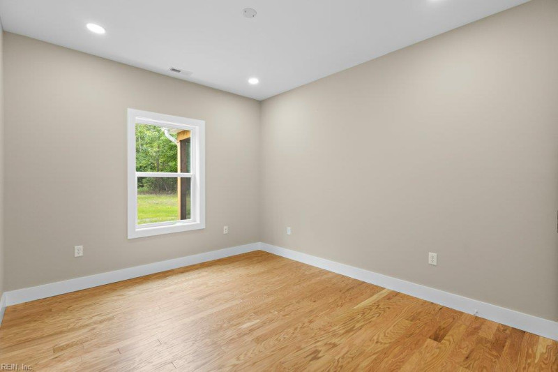 Photo 25 of 50 residential for sale in Chesapeake virginia