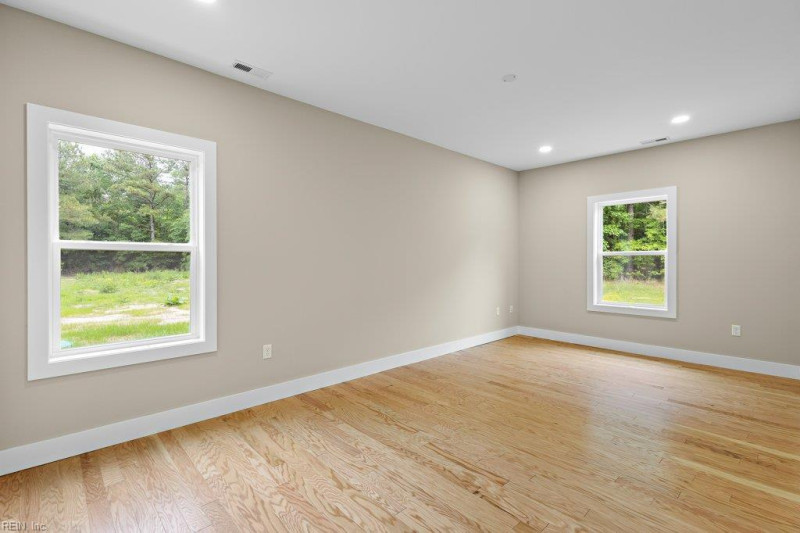 Photo 27 of 50 residential for sale in Chesapeake virginia