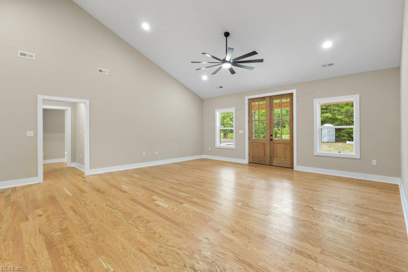 Photo 5 of 50 residential for sale in Chesapeake virginia