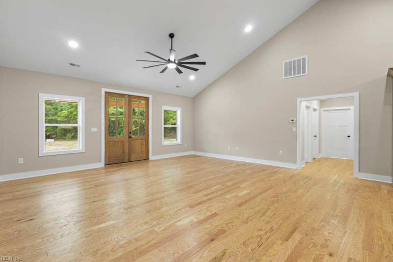Photo 6 of 50 residential for sale in Chesapeake virginia