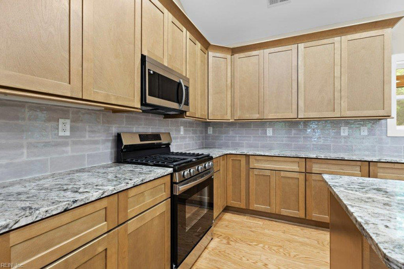 Photo 9 of 50 residential for sale in Chesapeake virginia