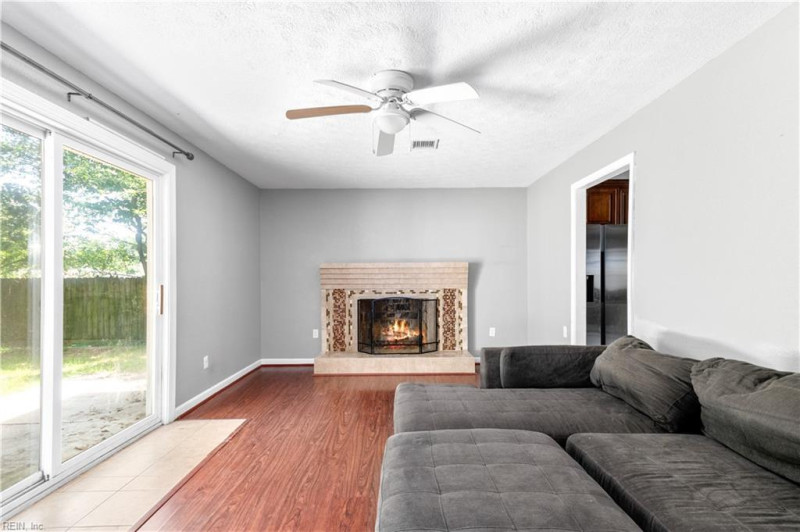 Photo 14 of 40 residential for sale in Chesapeake virginia