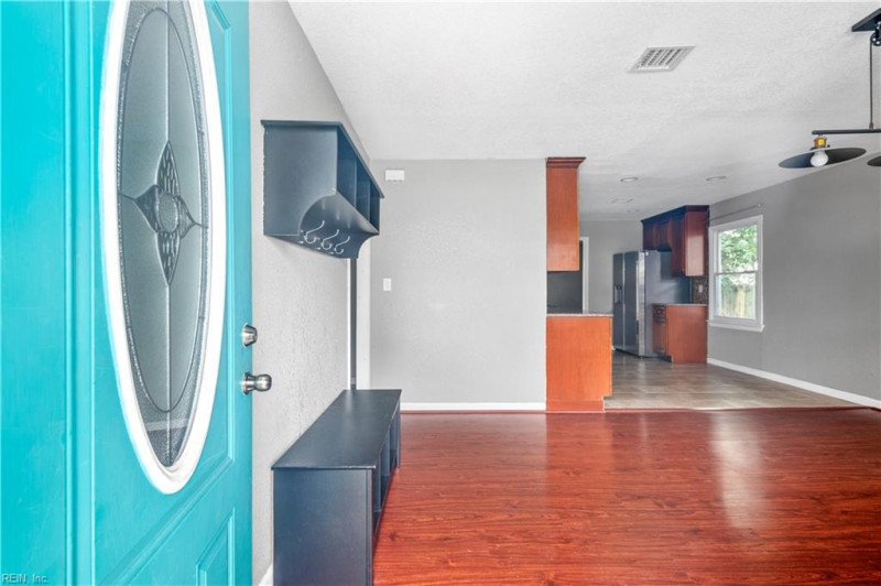 Photo 2 of 40 residential for sale in Chesapeake virginia