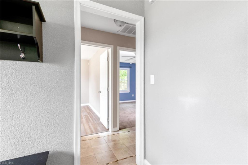 Photo 20 of 40 residential for sale in Chesapeake virginia
