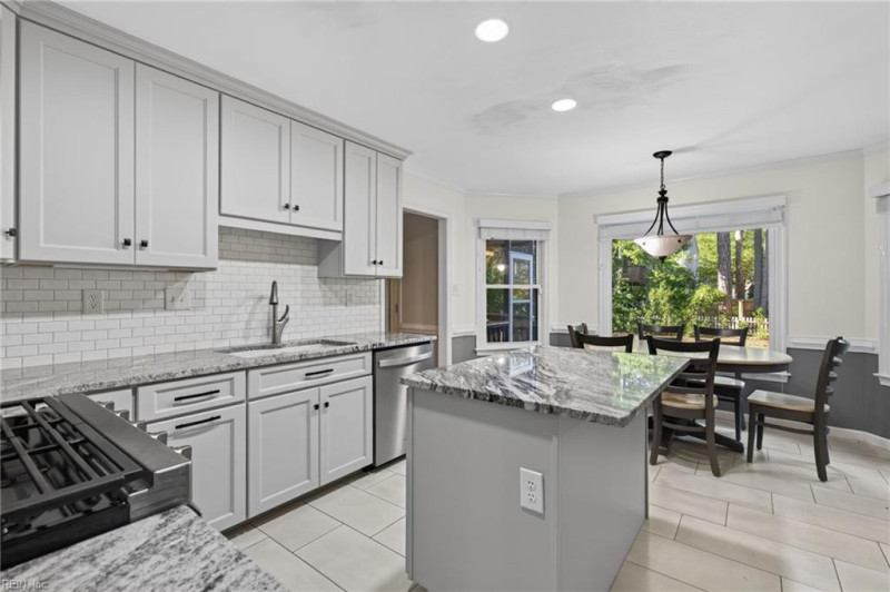 Photo 11 of 39 residential for sale in Chesapeake virginia