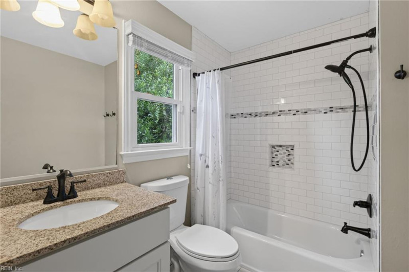Photo 17 of 39 residential for sale in Chesapeake virginia
