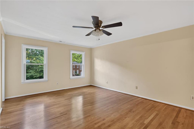 Photo 19 of 39 residential for sale in Chesapeake virginia