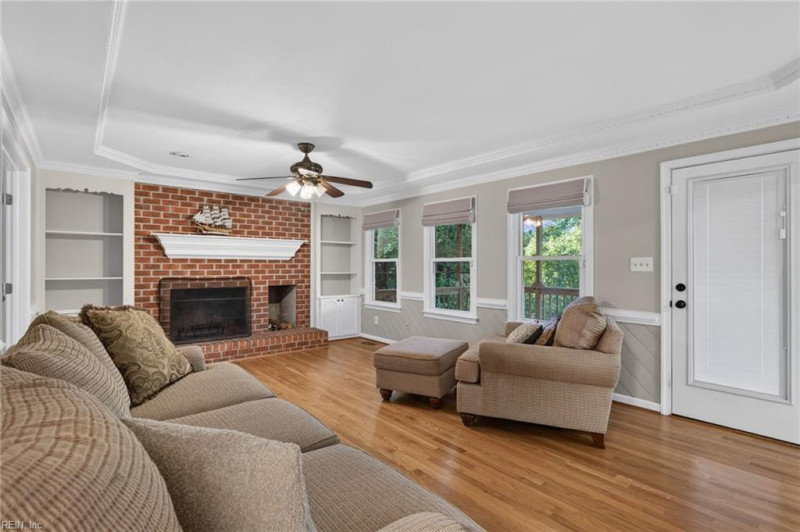 Photo 4 of 39 residential for sale in Chesapeake virginia