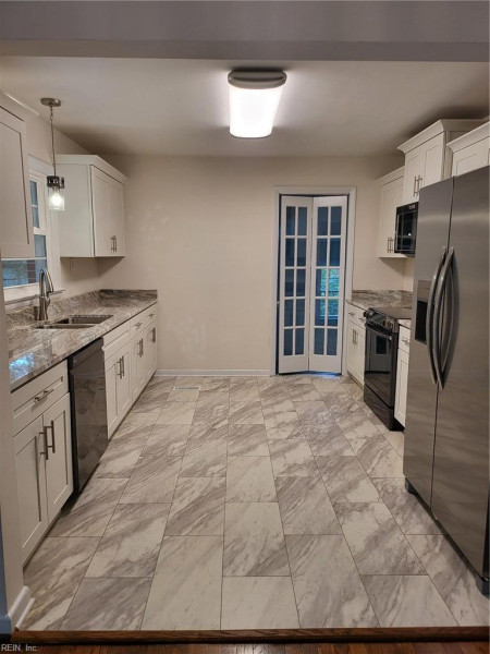 Photo 4 of 5 residential for sale in York County virginia
