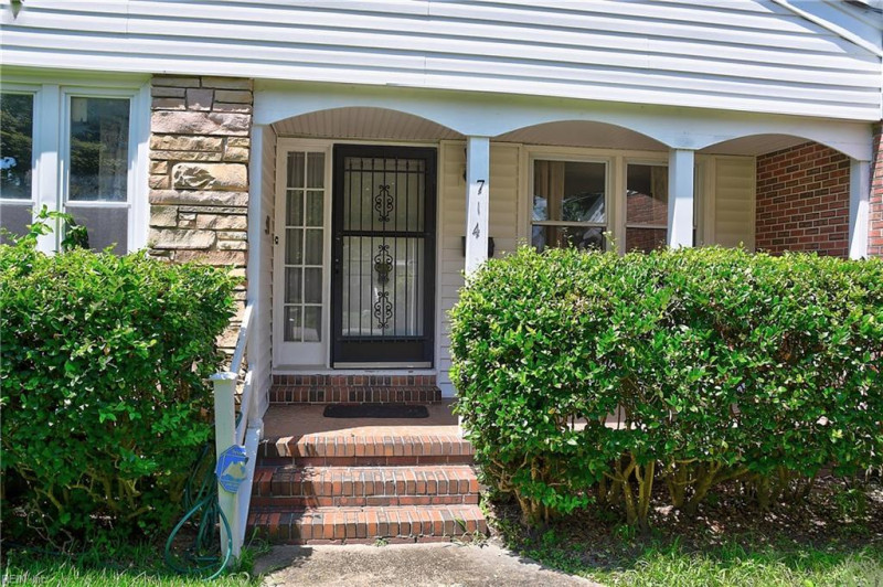 Photo 4 of 39 residential for sale in Chesapeake virginia Photo 4 of 39 residential for sale in Chesapeake virginia