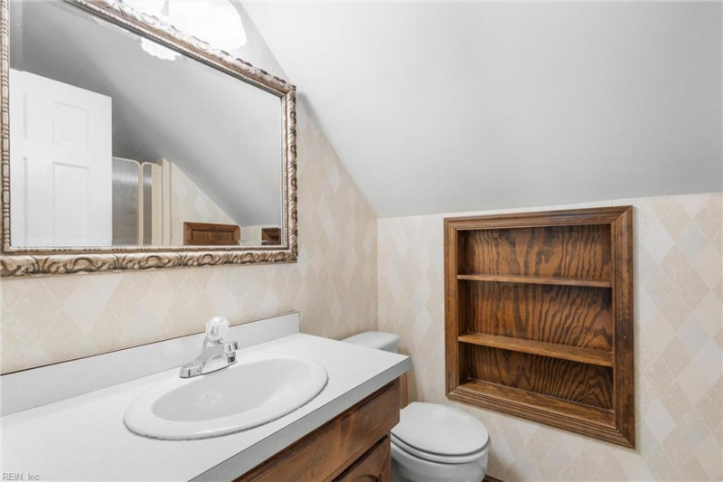 Photo 14 of 22 residential for sale in Chesapeake virginia