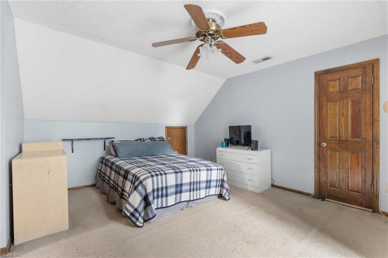 Photo 15 of 22 residential for sale in Chesapeake virginia