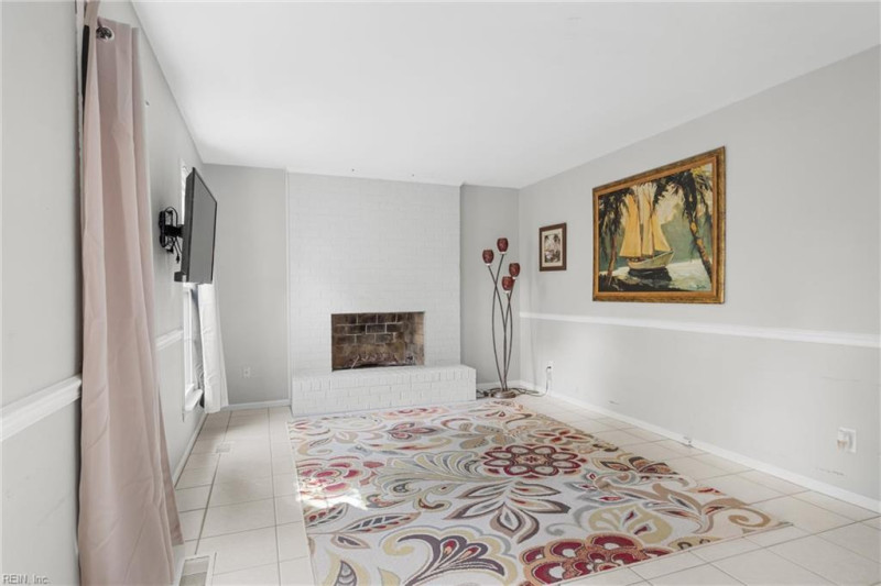 Photo 5 of 22 residential for sale in Chesapeake virginia