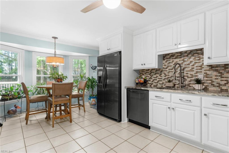 Photo 8 of 22 residential for sale in Chesapeake virginia