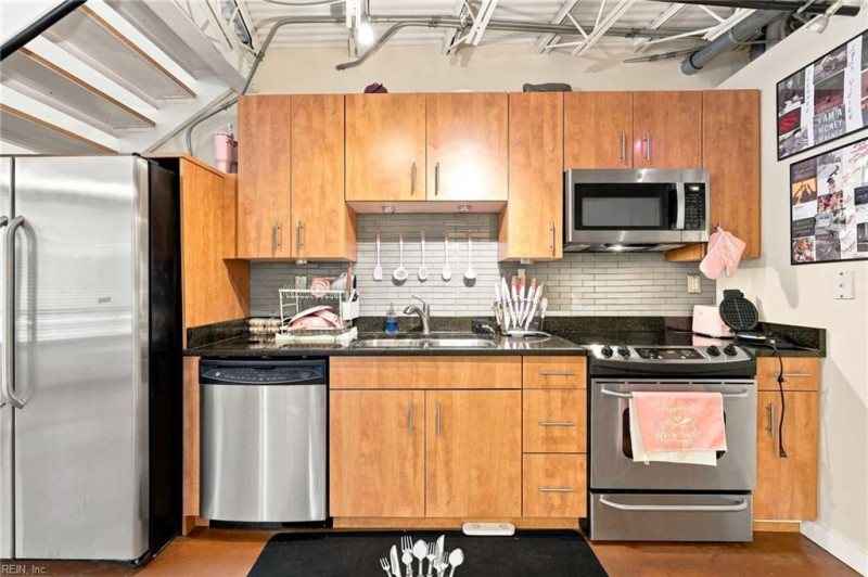 Photo 5 of 33 residential for sale in Norfolk virginia