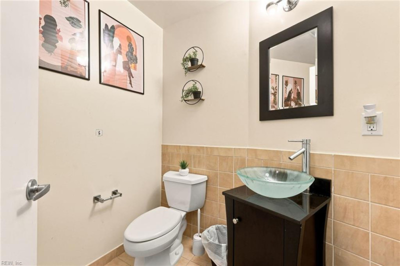Photo 7 of 33 residential for sale in Norfolk virginia