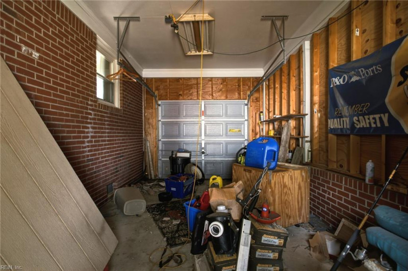 Photo 21 of 26 residential for sale in Chesapeake virginia