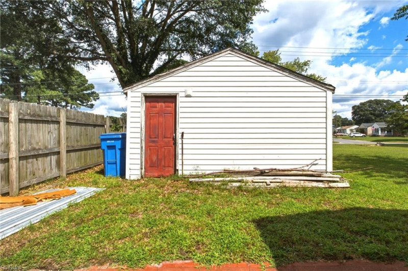 Photo 22 of 26 residential for sale in Chesapeake virginia