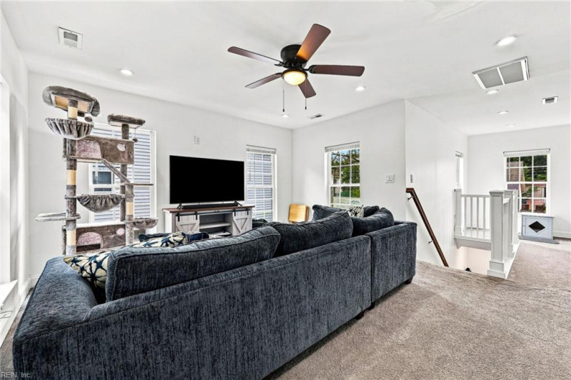 Photo 13 of 48 residential for sale in Chesapeake virginia