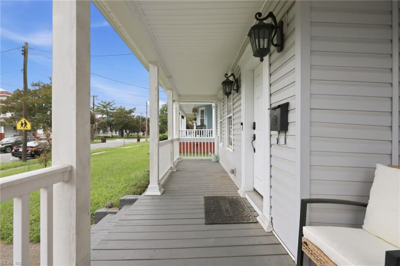 Photo 3 of 48 residential for sale in Chesapeake virginia