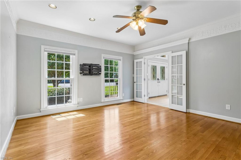 Photo 10 of 50 residential for sale in York County virginia