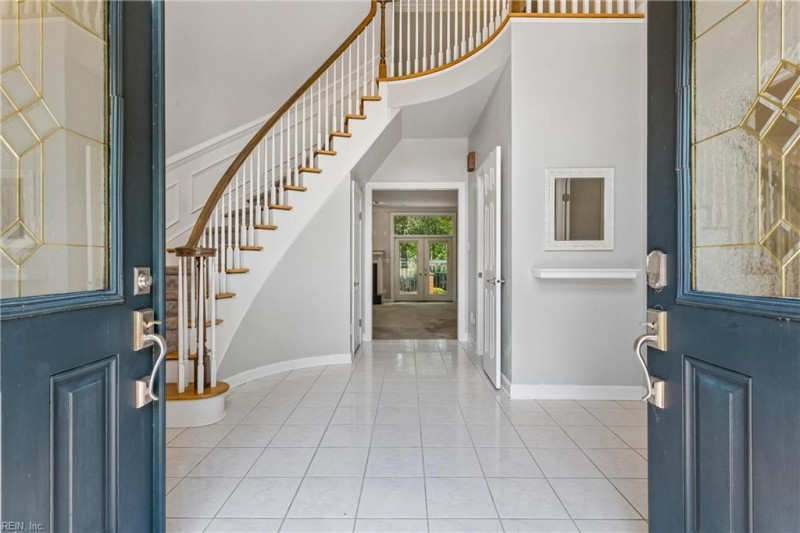Photo 5 of 50 residential for sale in York County virginia