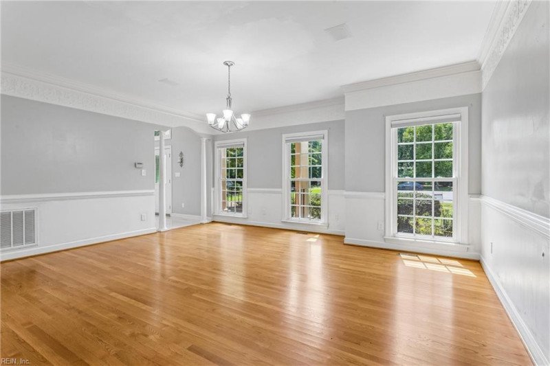 Photo 8 of 50 residential for sale in York County virginia