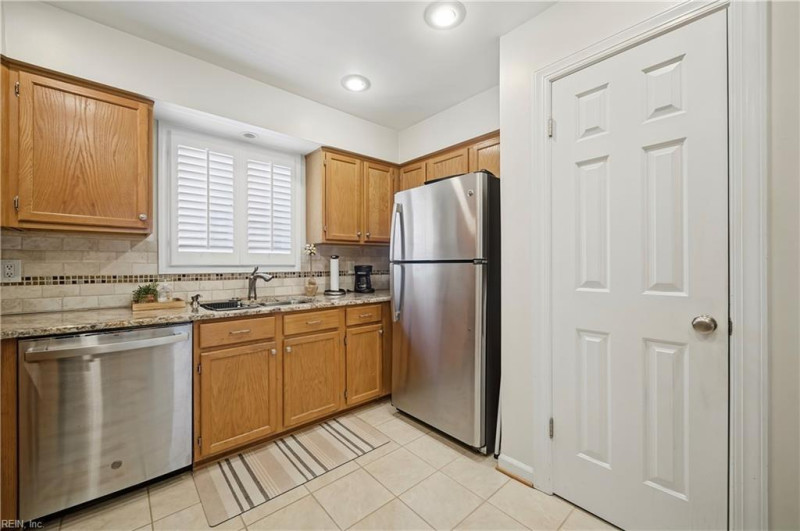 Photo 13 of 31 residential for sale in Virginia Beach virginia