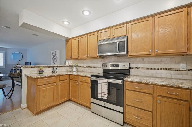 Photo 14 of 31 residential for sale in Virginia Beach virginia