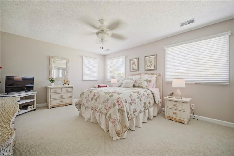 Photo 16 of 31 residential for sale in Virginia Beach virginia