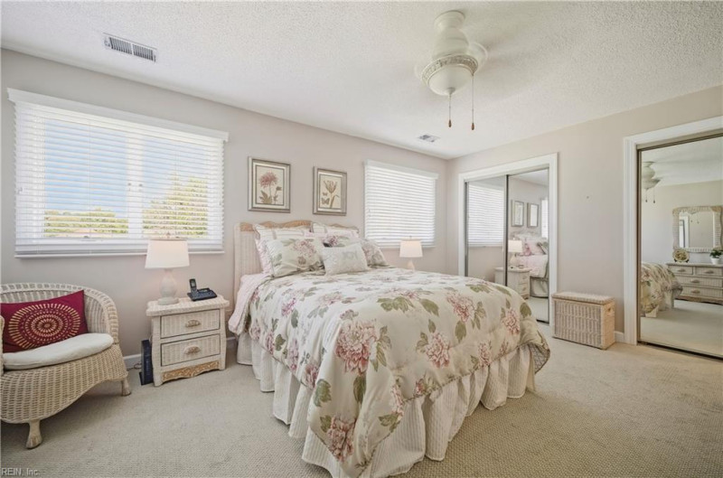 Photo 17 of 31 residential for sale in Virginia Beach virginia