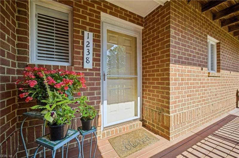 Photo 5 of 31 residential for sale in Virginia Beach virginia