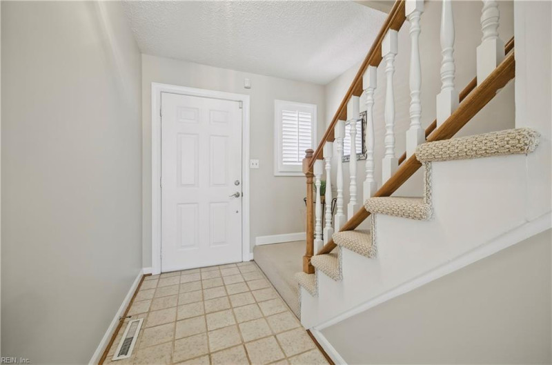 Photo 6 of 31 residential for sale in Virginia Beach virginia