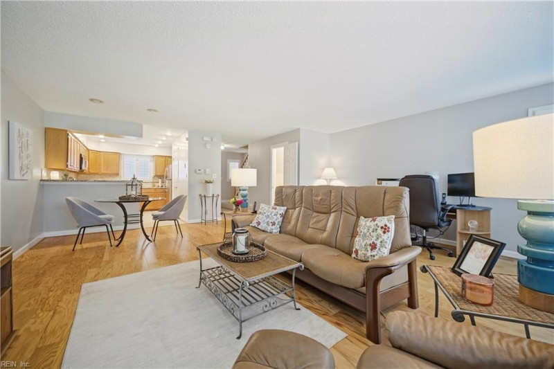 Photo 8 of 31 residential for sale in Virginia Beach virginia