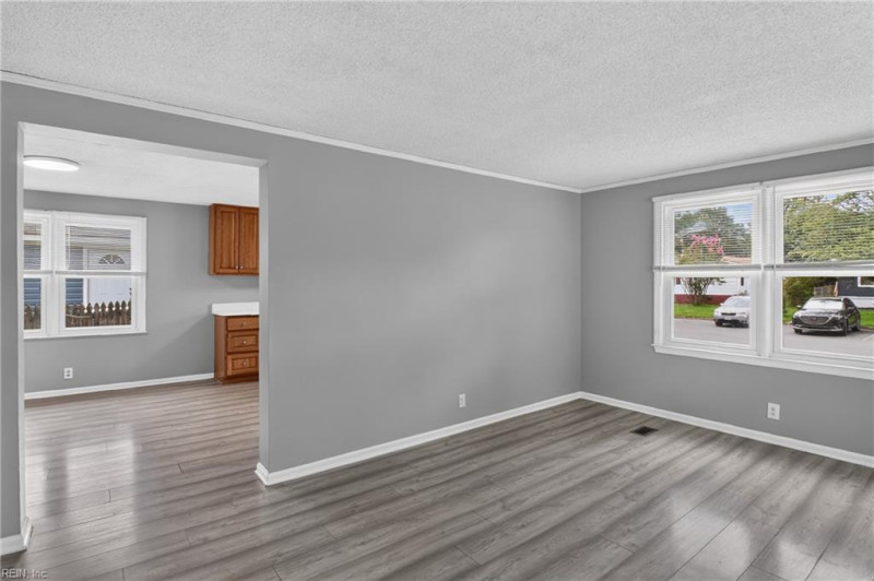 Photo 10 of 35 residential for sale in Virginia Beach virginia