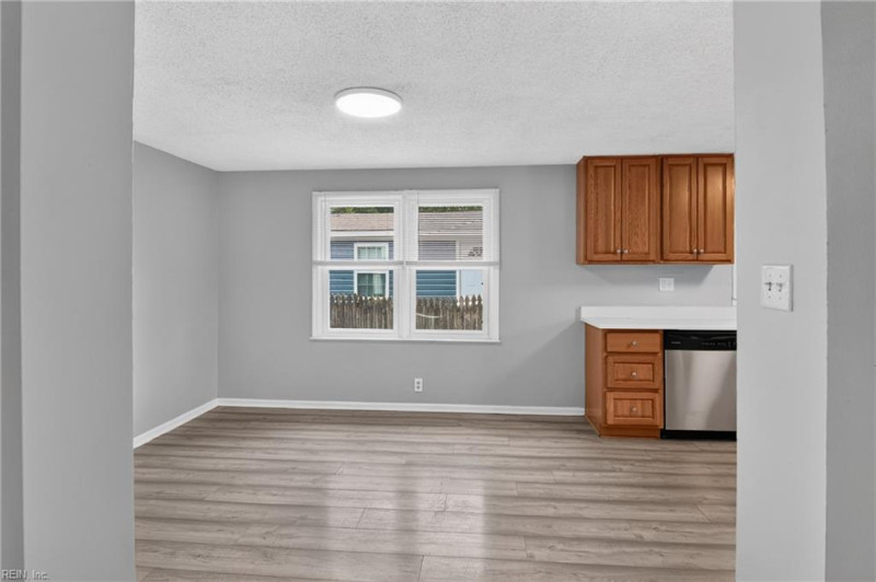 Photo 12 of 35 residential for sale in Virginia Beach virginia