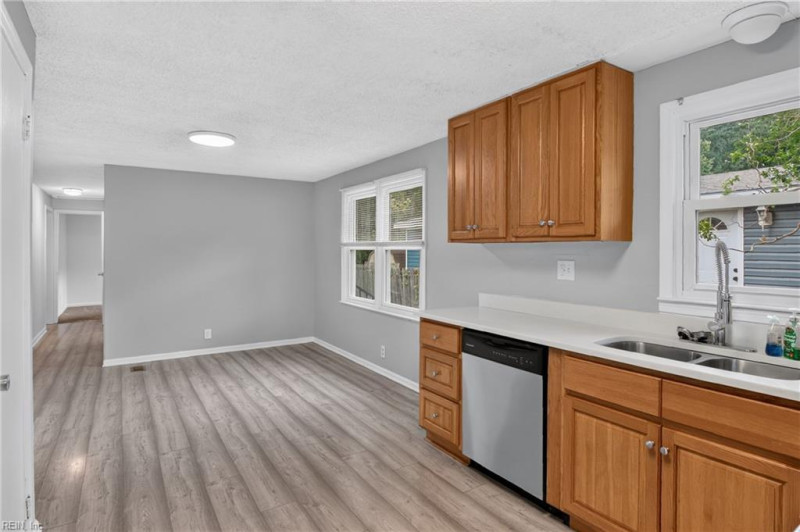 Photo 15 of 35 residential for sale in Virginia Beach virginia