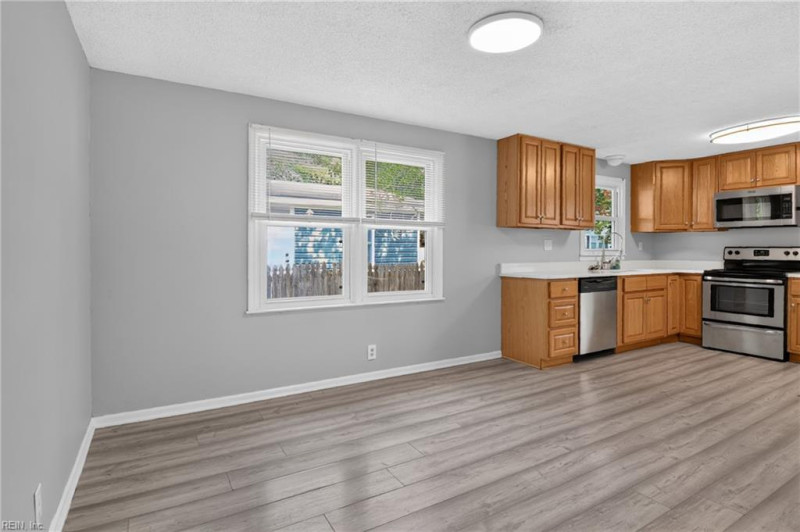 Photo 17 of 35 residential for sale in Virginia Beach virginia
