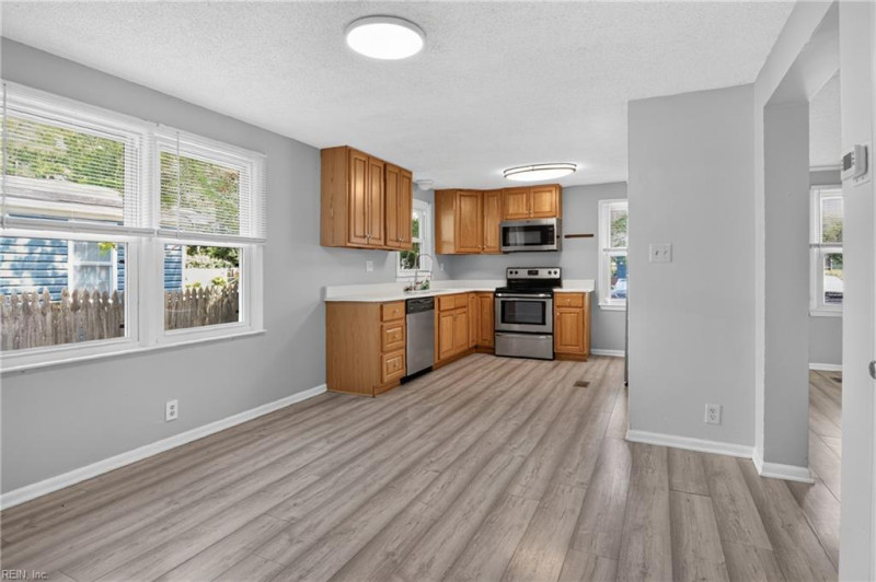 Photo 18 of 35 residential for sale in Virginia Beach virginia