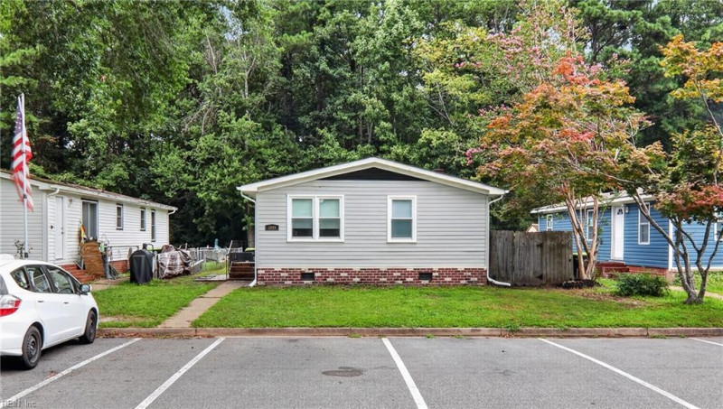 Photo 4 of 35 residential for sale in Virginia Beach virginia